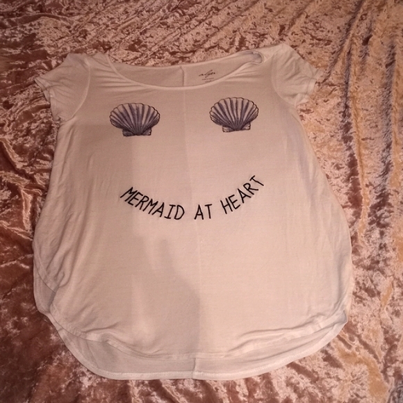 Small Mermaid At Heart Seashell Bra White Shirt 🧜‍♀️ - Picture 5 of 9
